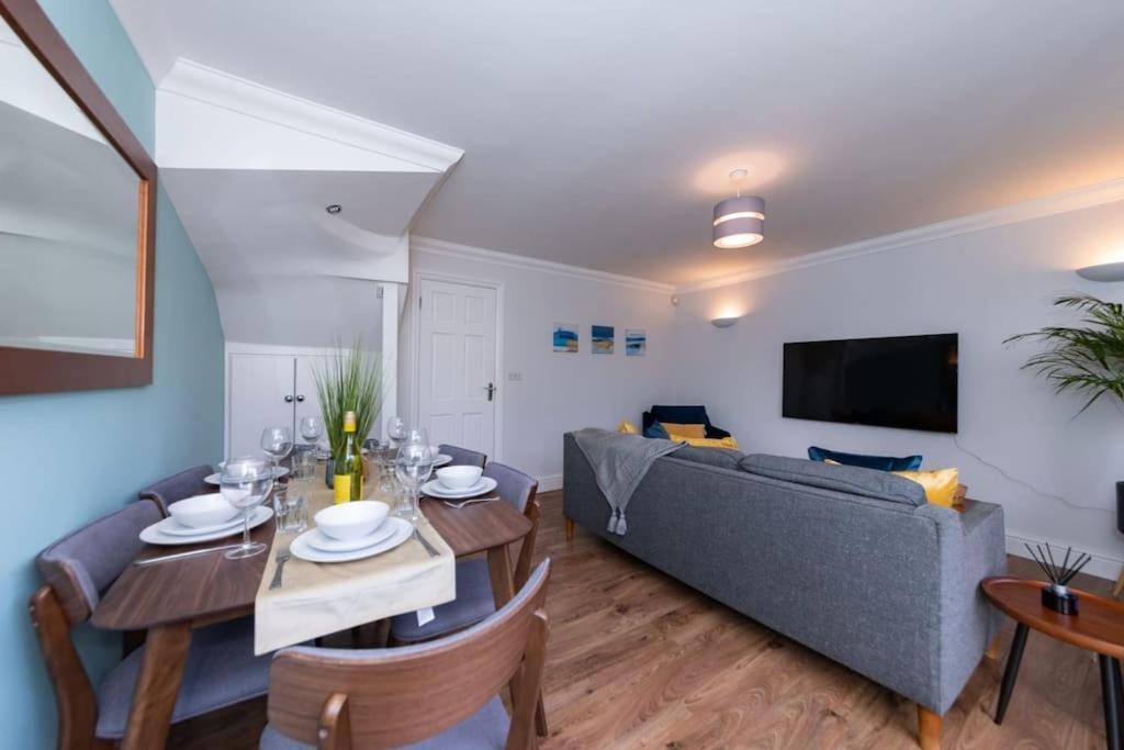 Ratby House - Spacious 3 Bed With Garden & Parking Earley エクステリア 写真